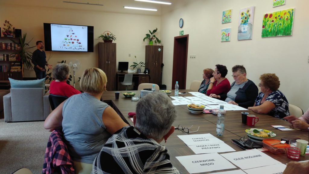 Zajęcia edukacyjne seniorów z zakresu zdrowego odżywiania w ramach konkursu „Zdrowy i Aktywny Senior”